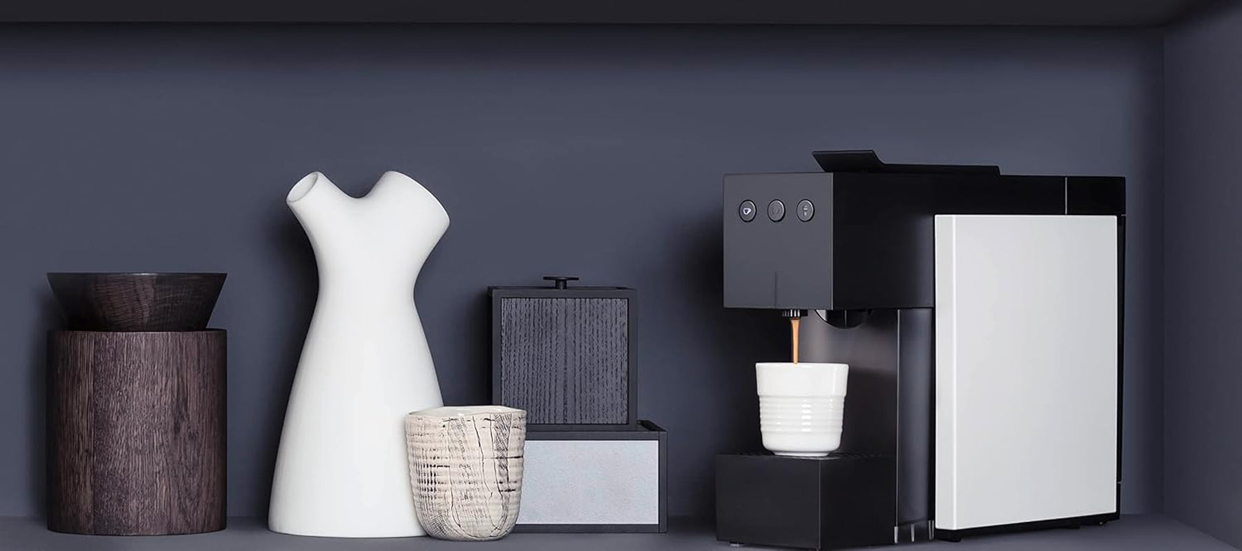 Espressor cu capsule K-FEE SQUARE pentru cafea, ceai și cacao | Espressor compact | Încălzire rapidă | Rezervor de apă de 0,8 l | 19 bar | Negru piano