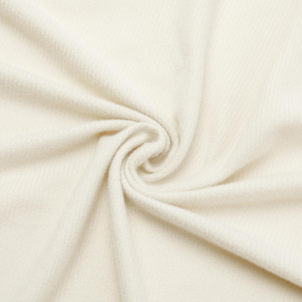 Amazon Basics Manta ligera de poliéster reciclado, manta acogedora para decoración de habitaciones, 127 x 152 cm, blanco marfil con estampado azul Camas y mantas a cuadros Besuche den Amazon Basics-Store