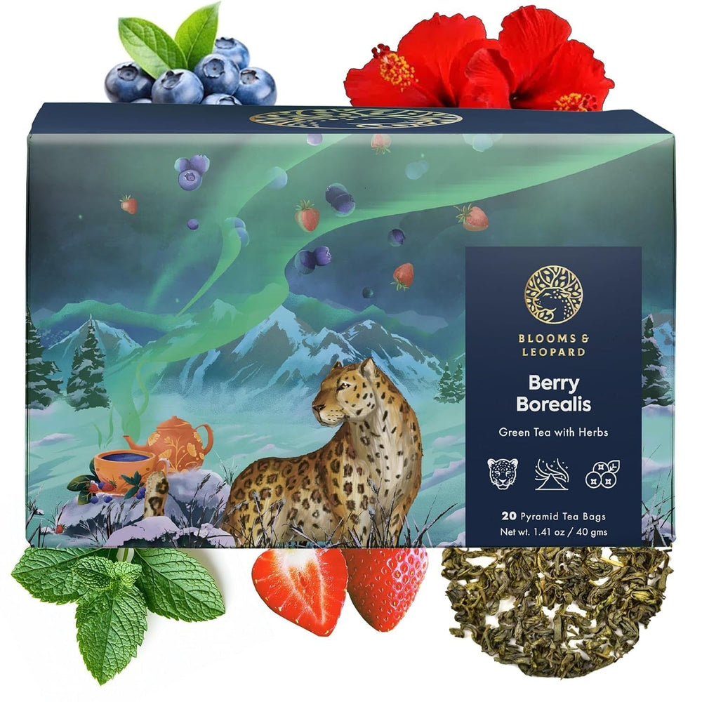 Blooms &amp; Leopard Premium Green Tea Bags – Amestec Berry Borealis cu hibiscus, afine, căpșuni și mentă verde – 20 pliculețe de ceai piramidale pentru ceai cald sau rece