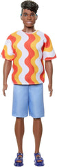 Muñeca Barbie Fashionistas Ken núm. 220 Forma de cuerpo ancho con tiras en una camisa estampada naranja desmontable, pantalones cortos y sandalias de plataforma, HRH23 Naty Shop Dolls Default Title