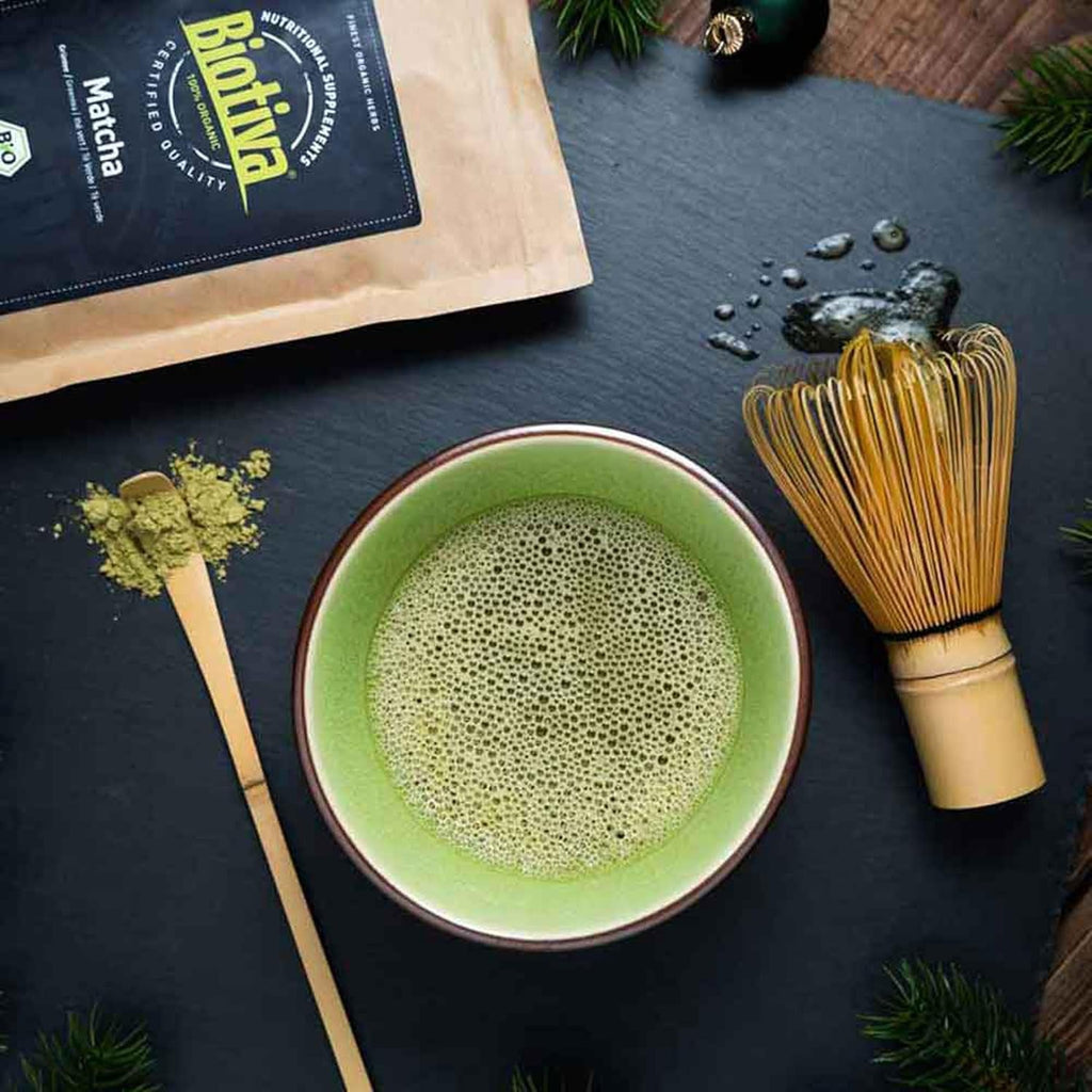 Ceai Matcha Bio 100 g - Pudră Matcha originală - Smoothie-uri cu ceai latte - Matcha bio de cea mai înaltă calitate din Japonia - Îmbuteliat și controlat în Germania - Biotiva