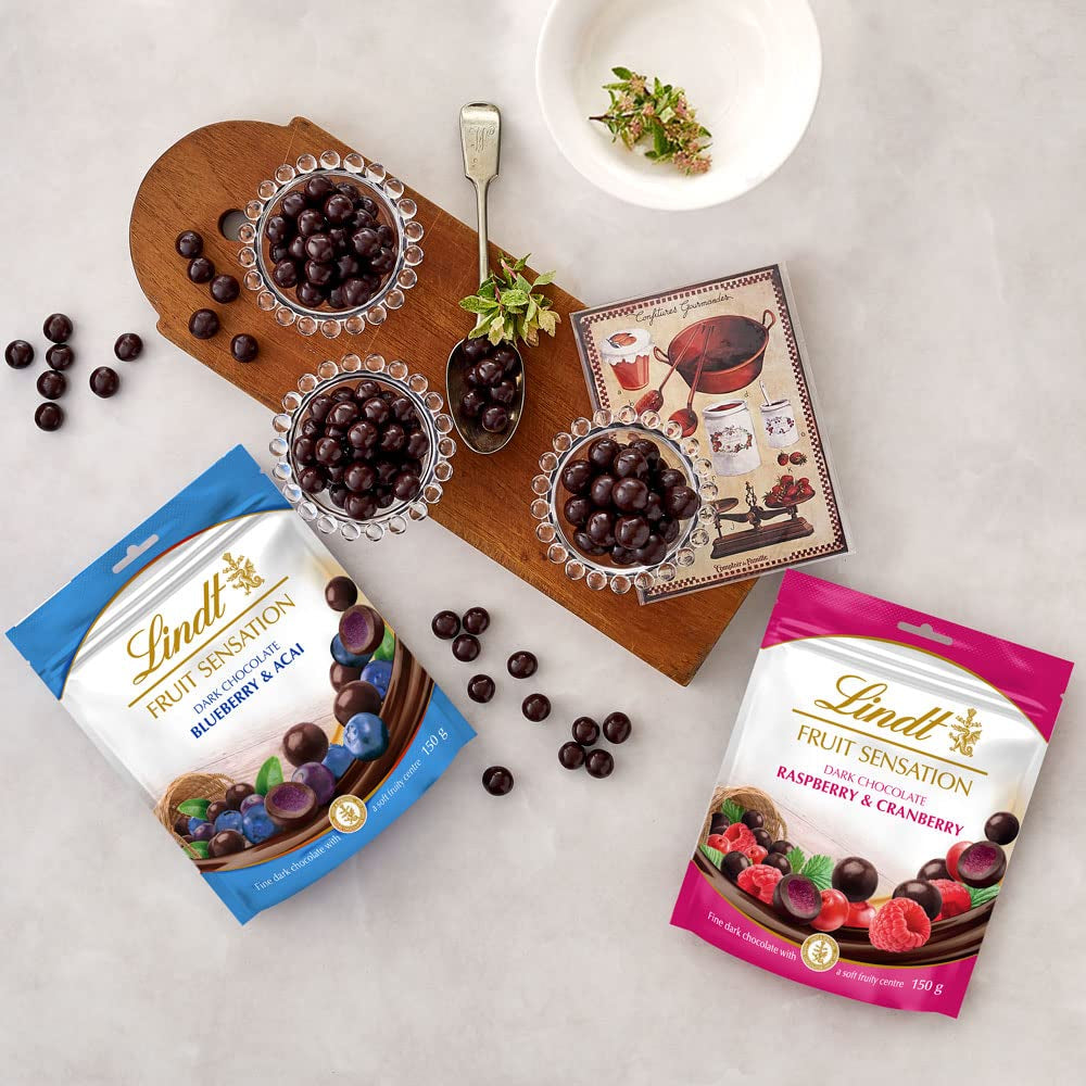Lindt Chocolate Sensation Fruta Arándano y Acai | 150 gramos | Esfera de chocolate negro con relleno refinado de frutas a base de manzana | Regalo de chocolate | regalo de chocolate