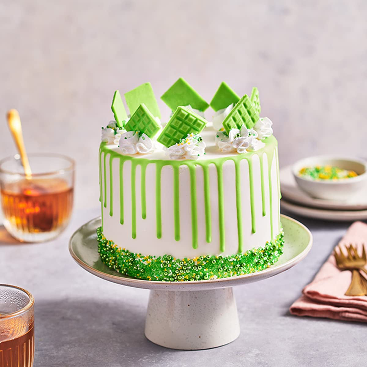 Funcakes Choco Drip Spring Green (Verde): Köstlicher Gesmack, Einfach Zu Verbenen, Perfekt Für Tropfkuchen, Drip Gesmack Nach Schokolade. Wiederverschließbare Packung 180 G. Mezcla para hornear y cocinar Naty Shop