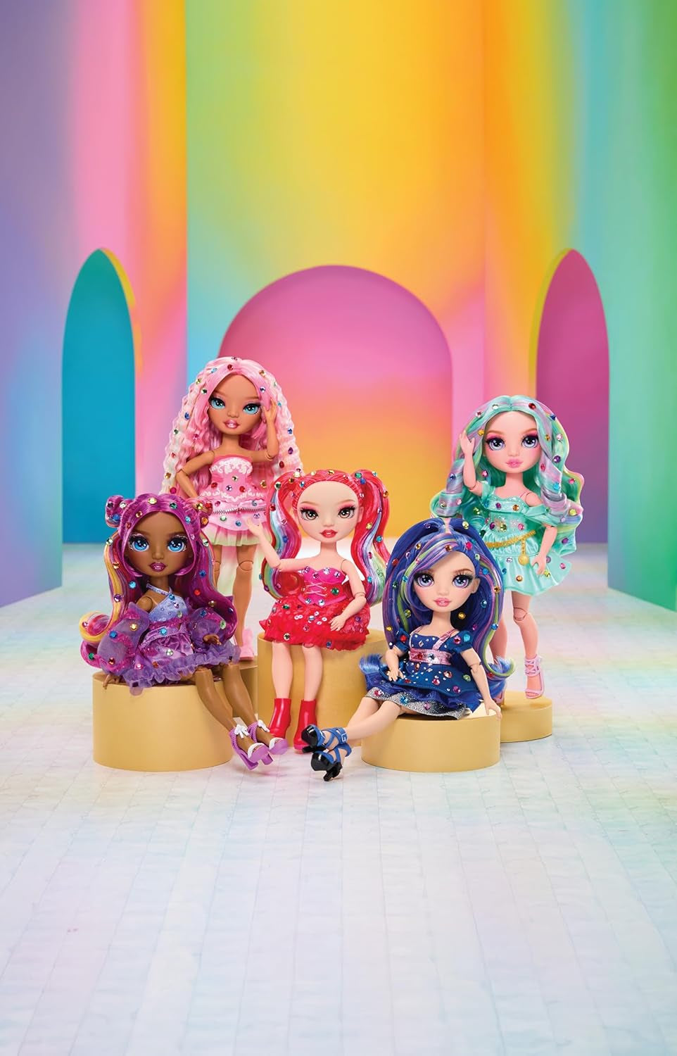 Păpușă de modă Rainbow High Be Dazzling – Celine Turquoise – Albastru-Verde, 28 cm, cu unealtă de decorat, pietre prețioase strălucitoare și accesorii de styling