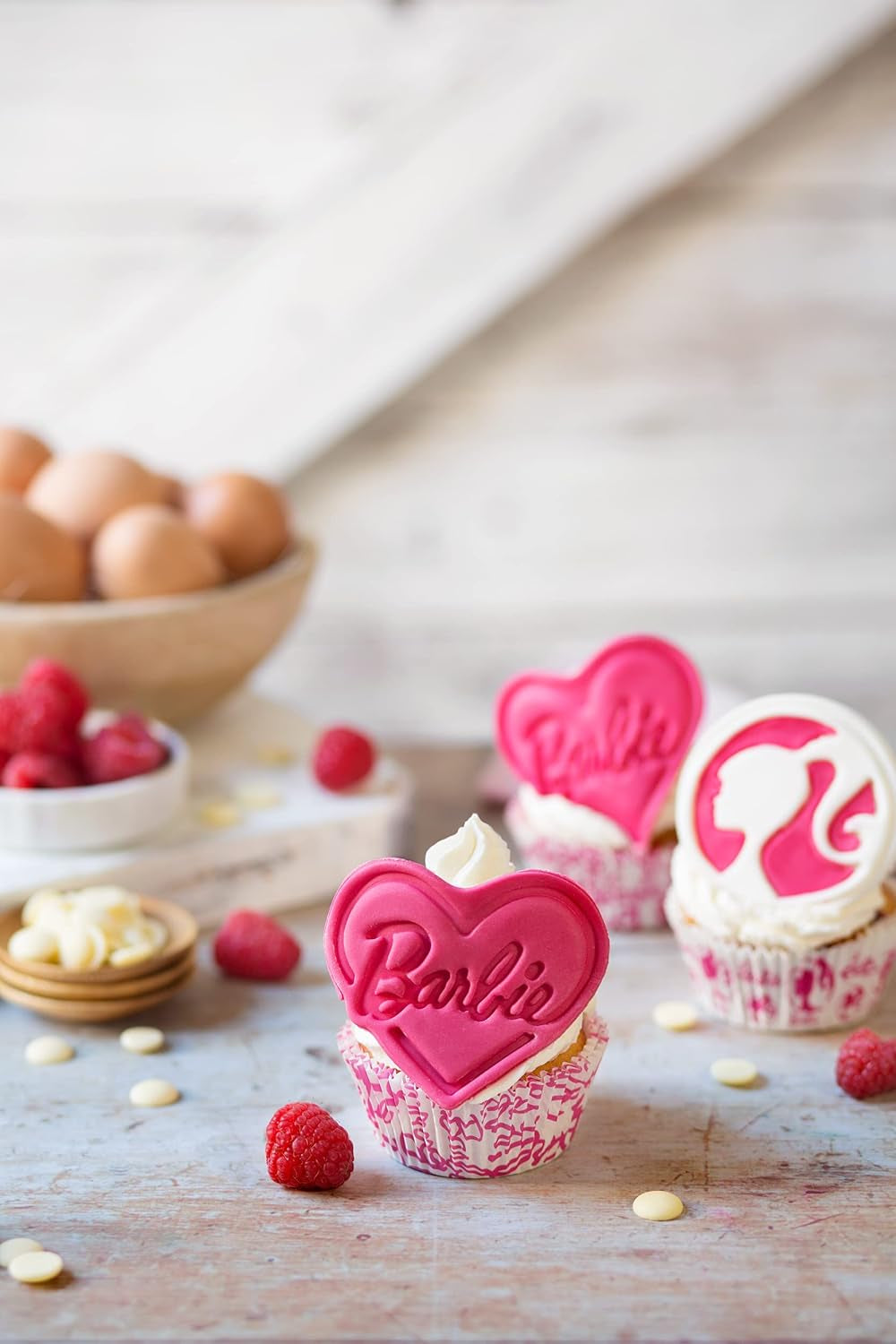 0403000 Formă de tăiat biscuiți Barbie cu ștampilă de embosare, plastic