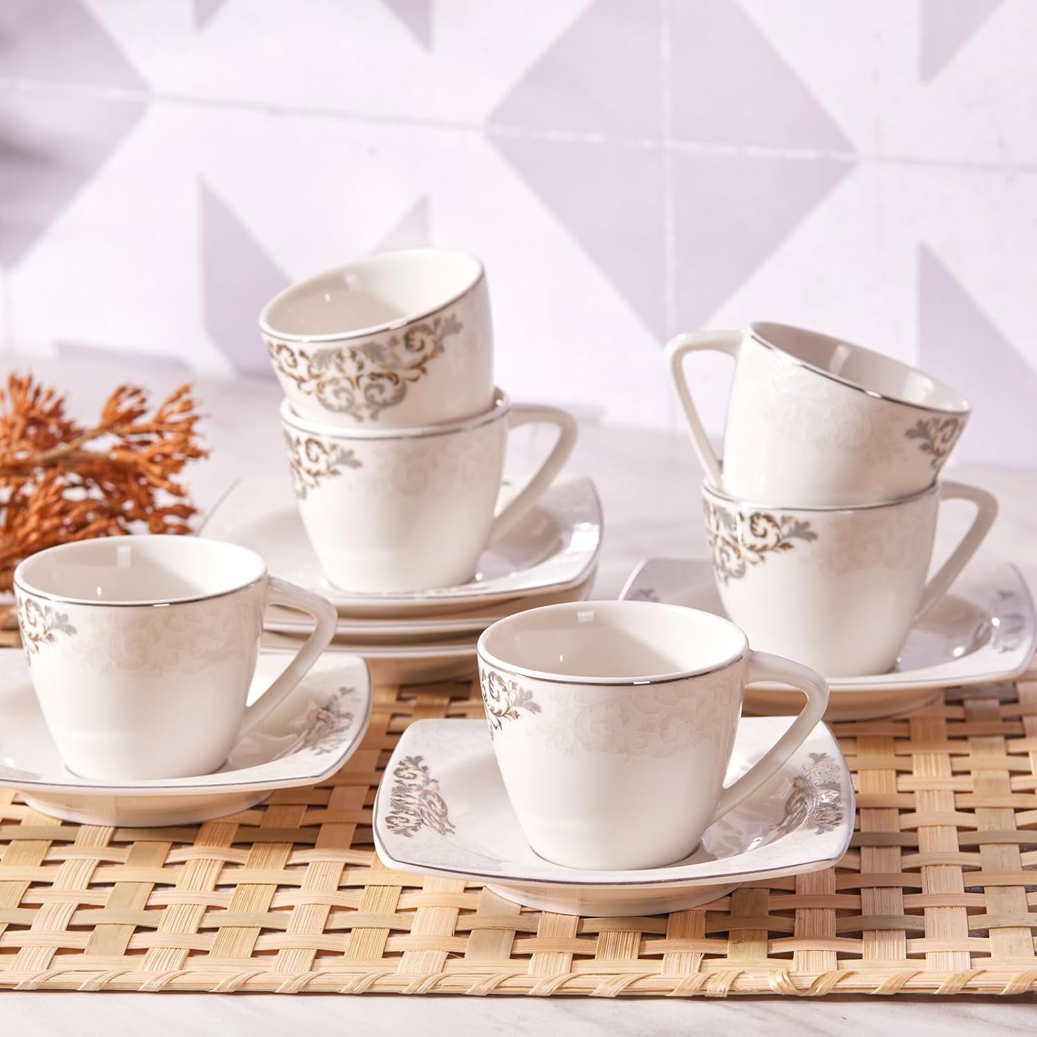 Set de cești espresso din porțelan KARACA Nazende - cești de cafea turcească de 80 ml cu farfurioare, serviciu de cafea modern cu 12 piese cu 6 cești de cafea și 6 farfurioare, cești Mocha - alb