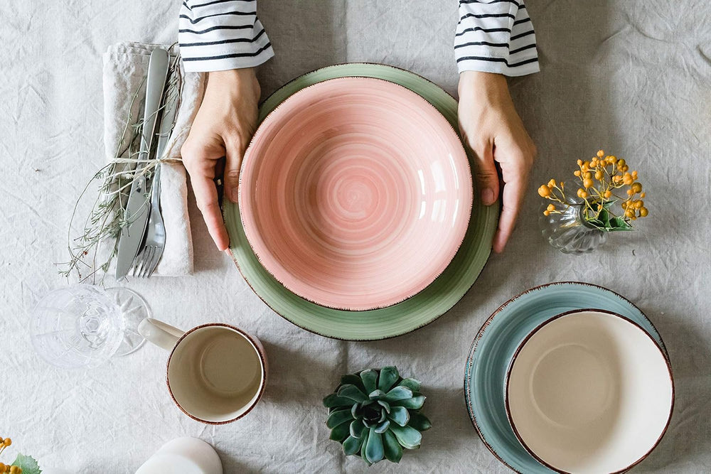 MÄSER 931490 Bel Tempo II Serviciu de mic dejun pentru 6 persoane în aspect vintage, ceramică pictată manual, set de veselă cu 18 piese, verde, gresie