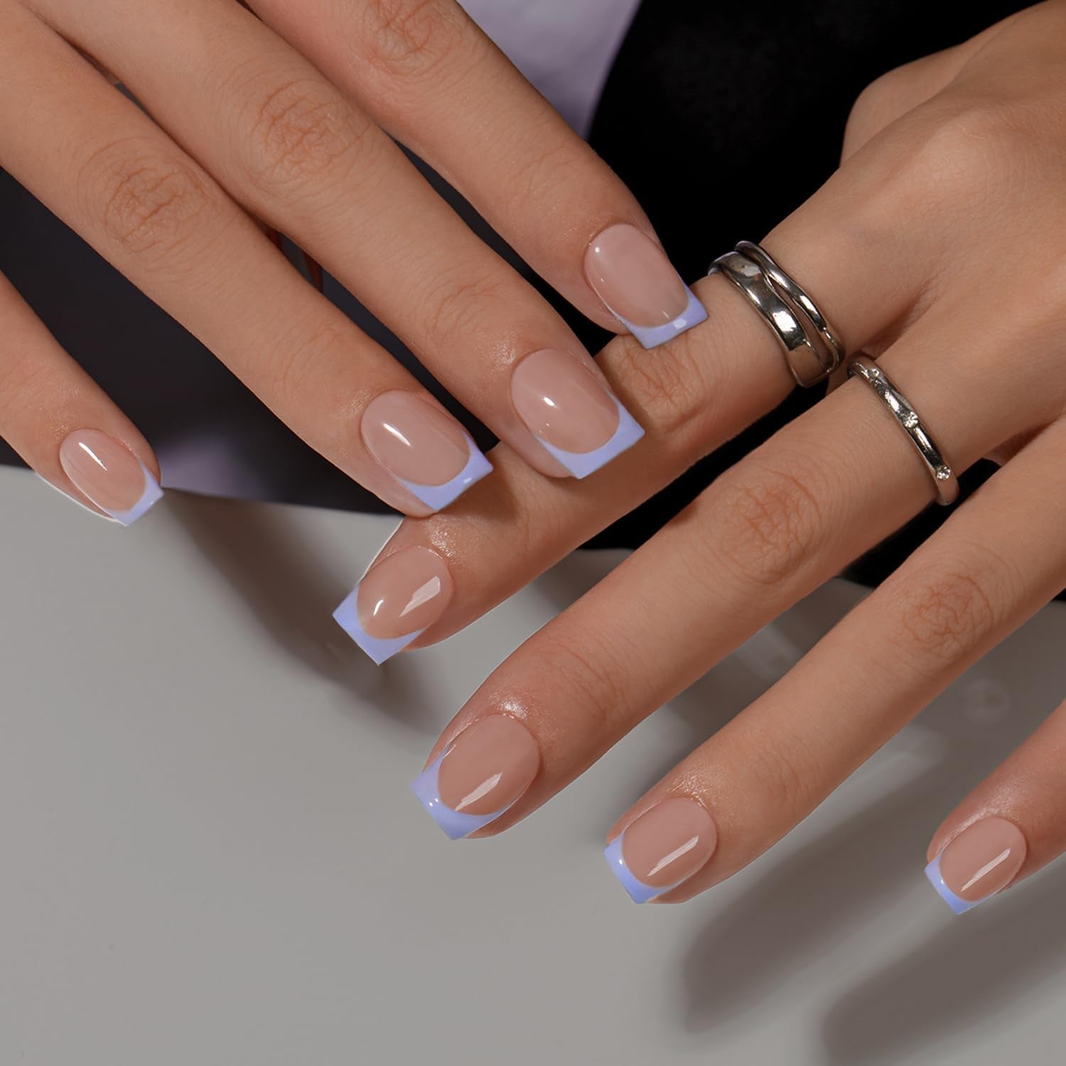 Unghii false cu vârf francez scurt – 30 de bucăți de unghii negre pentru a le lipi pe unghii scurte pătrate, unghii false cu vârf francez cu lipici, set unghii artificiale pătrate pentru femei