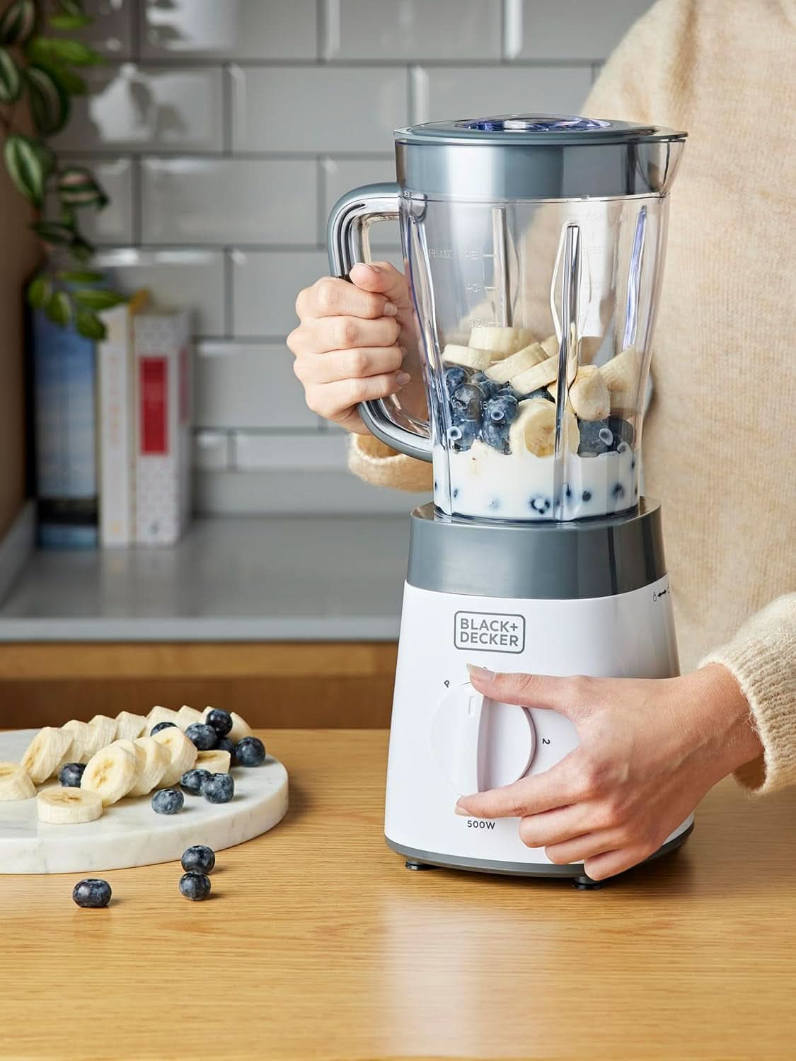 BLACK+DECKER Batidora de pie | 500W | 2 velocidades | Función de pulso | Glaskrug | 1,5 litros | Edelstahlmesser Mit 4 Klingen | Herausnehmbar Und Leicht Zu Reinigen | Cocina Weiß Und Grau Tienda Naty