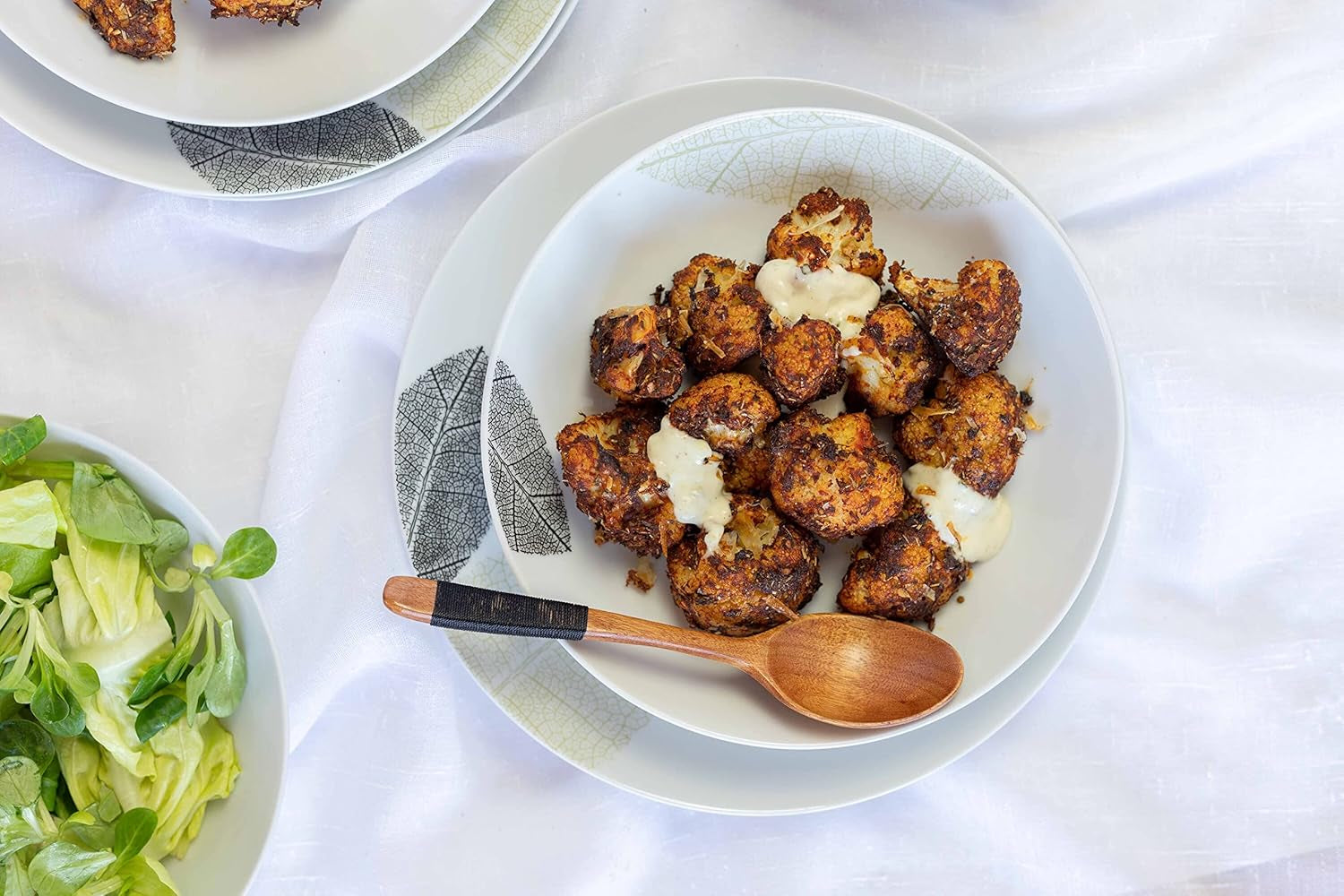 MÄSER 931215 Set de veselă frumos decorat pentru 6 persoane, serviciu combinat 30 de piese, cu forme fără rame, porțelan, alb