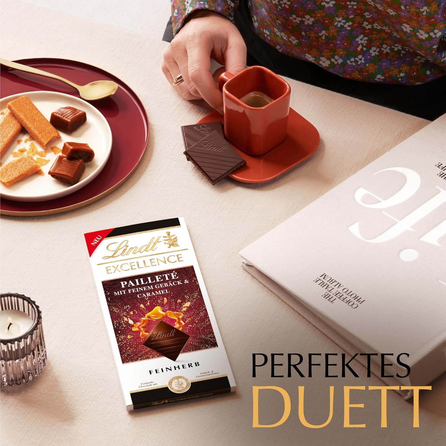 Lindt EXCELLENCE Trozos de masa con lentejuelas y caramelo - Chocolate negro fino con sabor intenso a cacao