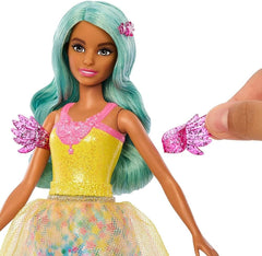 Barbie Ein Verborgener Zauber - Teresa Puppe mit märchenhaftem Outfit, gewelltes Haar and Kamm für Frisierspaß, für Kinder ab 3 Jahren, HLC36