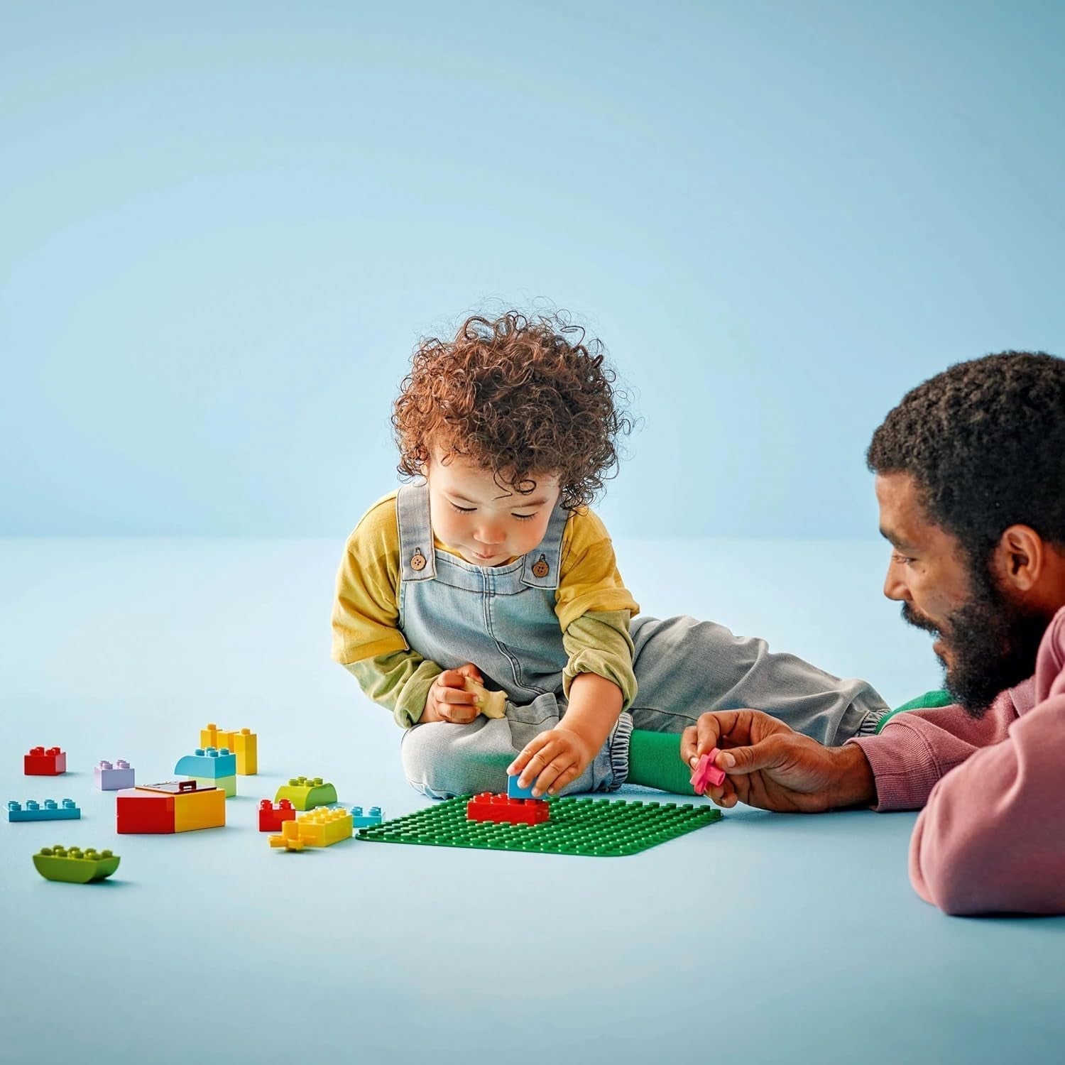 Tablero de construcción LEGO DUPLO en verde, Juguete de construcción para niños pequeños a partir de 18 meses, Para exponer modelos, Permite a los niños en edad preescolar construir creativamente y jugar con imaginación, Juguete educativo 10460 Juegos de construcción Besuche den LEGO-Store