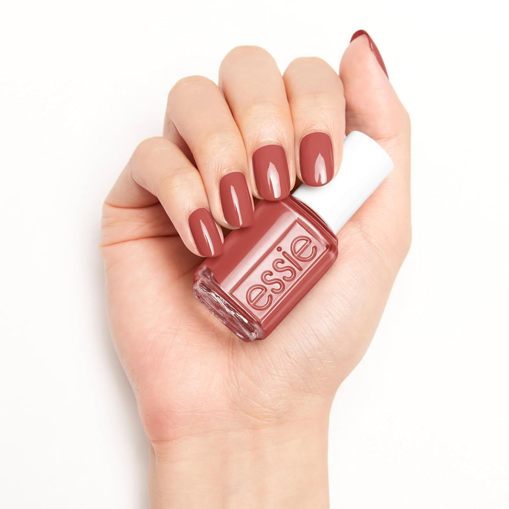 essie Demasiado caliente para domar 1010