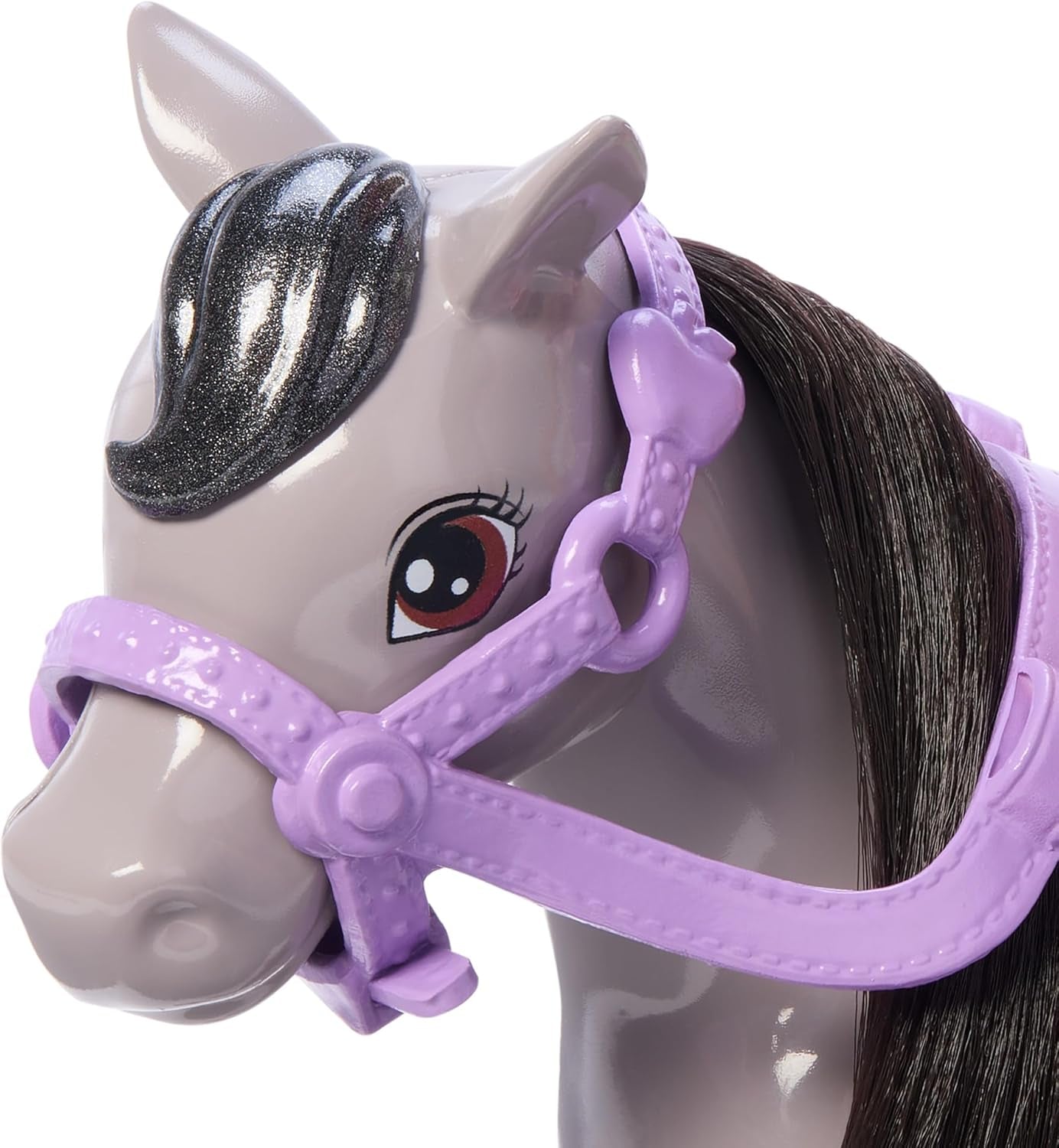 Barbie Chelsea y Pony y ponis - Paseo durante el juego para sentarse con seguridad en el caballo, silla y postes rosas, incluye casco y lindo vestido a cuadros, a partir de 3 años, HTK29 Naty Shop Dolls