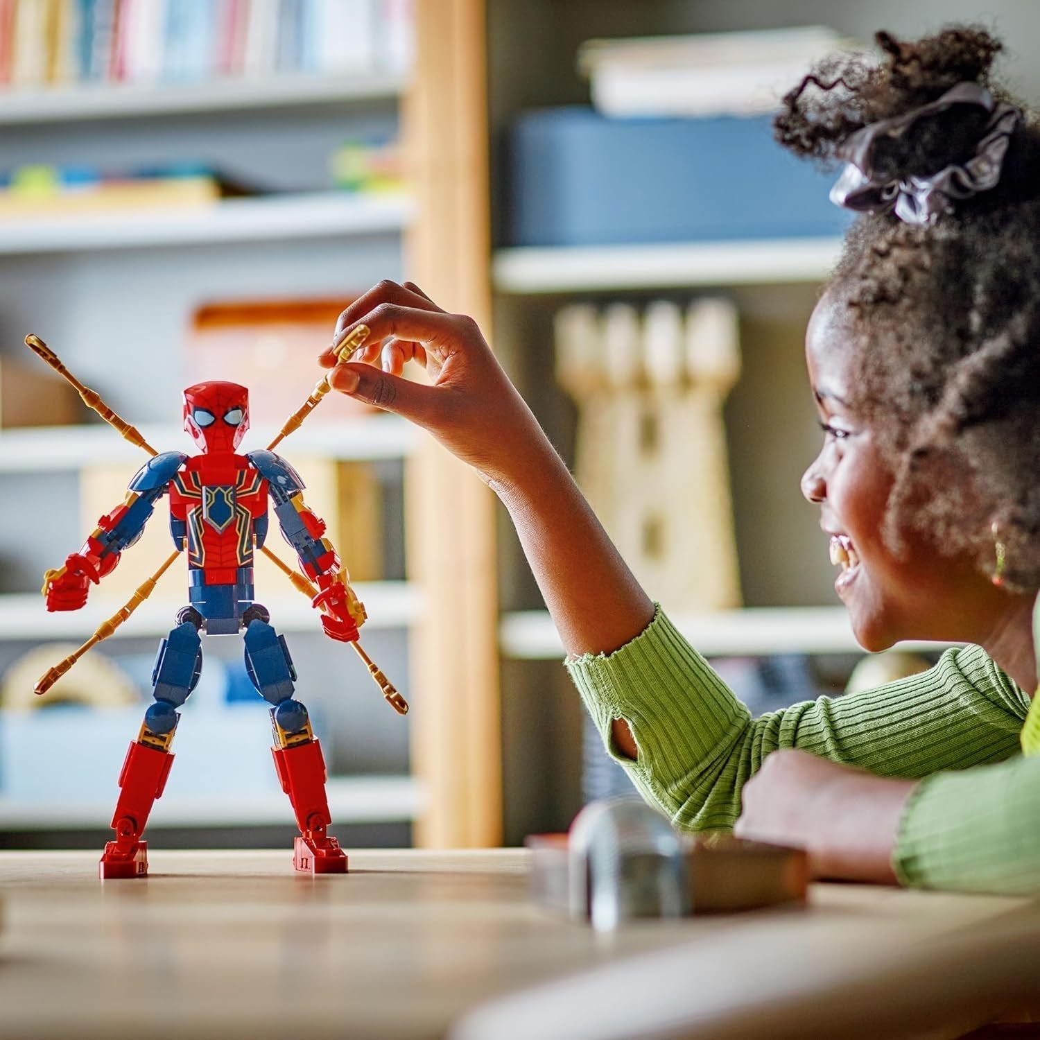 Figurină de construcție LEGO Marvel Iron Spider-Man, jucărie de acțiune cu supereroi pentru copii cu vârsta peste 8 ani, băieți și fete, set cu armură, model construibil, idee de cadou Avengers pentru fanii filmelor Marvel 76298 Seturi de constructie Besuche den LEGO-Store