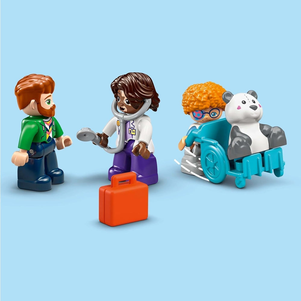 LEGO DUPLO Town Primera visita al médico, juguete de construcción, set de juego para fomentar la motricidad fina, regalo para niños pequeños de 2 años, juguete educativo, juego de rol en el hospital 10449 Juegos de construcción Ver en LEGO-Store