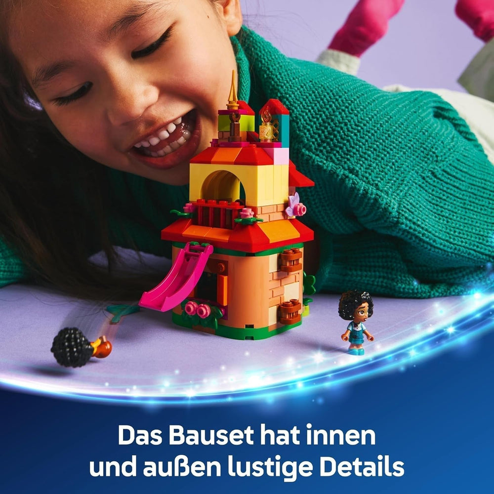 LEGO Ç€ Disney Encanto Mini House, juguete de construcción para niñas a partir de 5 años, juguete de fantasía y set de construcción con Mini Muñecas Mirabel y Antonio, figura de Carpincho y llave 43261 Juegos de construcción Besuche den LEGO-Store