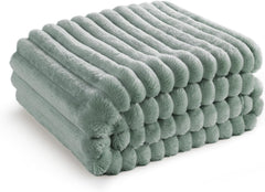 BEDSURE Manta de Lana Verde Salvia para Sofá - Mantas Acogedoras Súper Suaves para Mujeres, Linda Manta Pequeña para Niñas, Camas y Mantas de 127 X 152 Cm Besuche den BEDSURE-Store Greetings Throw (50" X 60")