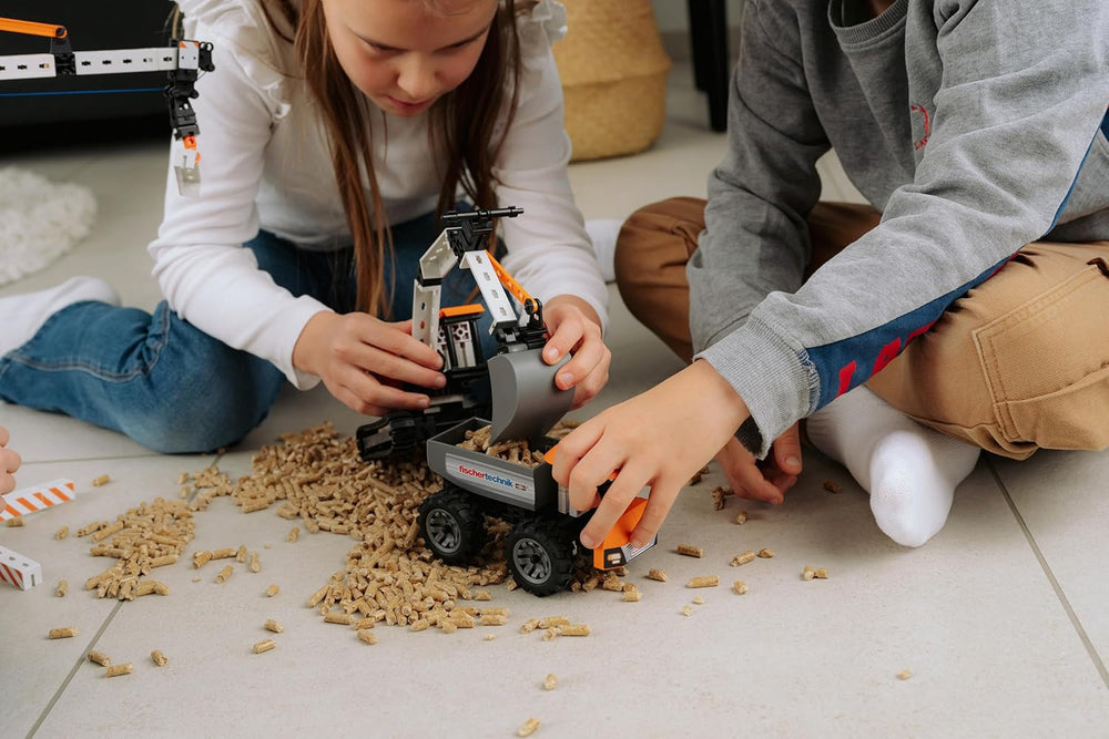 fischertechnik Truck 576105 – pädagogisches Konstruktionsspielzeug, LKW-Spielzeug-Bausatz für Kinder ab 7 Jahren, naranja