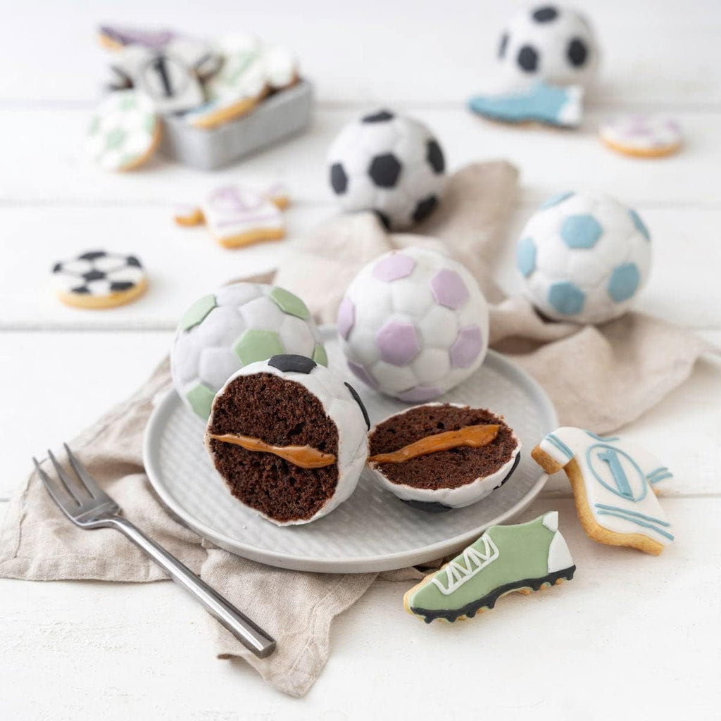 Zenker 12Er Muffinform – Muffinbackblech Für Muffins Und Cupcakes Aus Der Serie Soccer Baking– Hitzebeständiges 12Er Muffinblech Mit Antihaftbeschichtung, Schwarz Matrite si tavi pentru copt Naty Shop