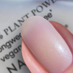 Nails Inc - Esmalte de uñas vegano GLOWING SOMEWHERE Plant Power - 73% a base de plantas, 100% vegano y libre de crueldad - Manicura perfecta, perla brillante - Para decoración de uñas ecológica