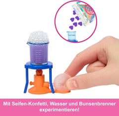 Muñeca Barbie Científica y Accesorios con Muñeca Rubia de Moda, Mesa de Laboratorio, Microscopio, Cajero que Cambia de Color y Placa de Petri, JCR70 Naty Shop Dolls