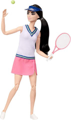 Barbie Made to Move - Jugadora de tenis con raqueta y pelota - Muñeca con 22 articulaciones para una diversión realista durante el juego para fanáticos del tenis y niños de 3 años en adelante, HKT73 Naty Shop Dolls