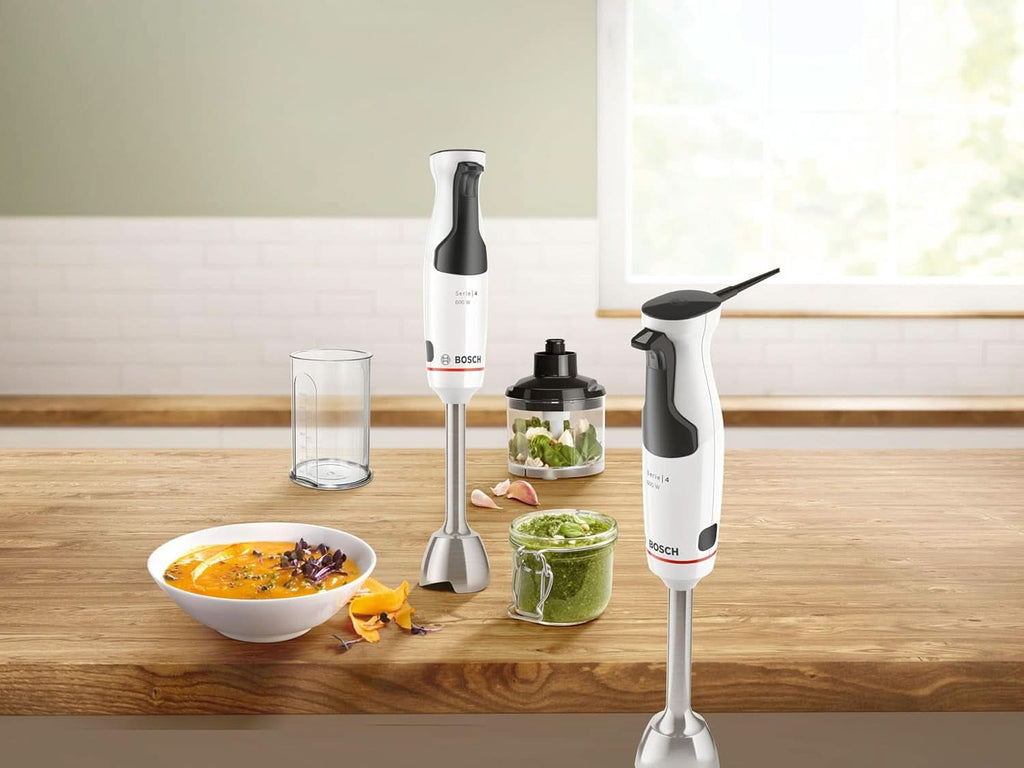 Bosch Stabmixer Ergomaster Serie 4 MSM4W220, Zerkleinerer, Einhändig Bedienbar, Edelstahl-Klingen, Verschleißfreie Keramik-Kupplung, Mixbecher, Quattroblade, Antisplash, Einschaltsperre, 600 W, Weiß Mama si Copilul Naty Shop