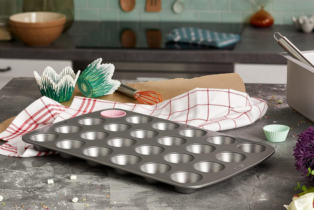 CSB111 Antihaftbeschichtete Mini-Muffinform Mit 24 Löchern Aus Karbonstahl, Edelstahl, Plata, 39,4 X 24,6 X 2,1 Cm Moldes y bandejas para repostería Naty Shop