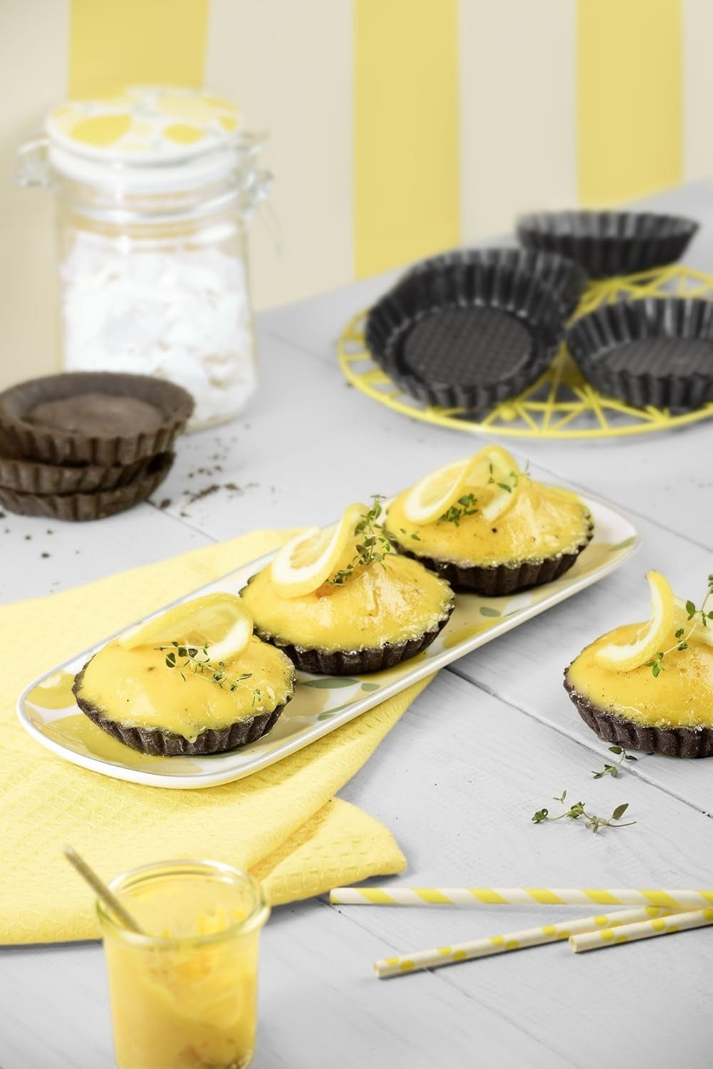 ORIGINAL KAISER Classic plus Obstbodenform 28 Cm, 28,4 X 28,4 X 3,5 Cm & Classic Mini Torteletts 6 Stück, Tartelette Förmchen 10 Cm, Tarteform Klein, Tortelettförmchen Antihaftbeschichte Moldes y bandejas para hornear Naty Shop