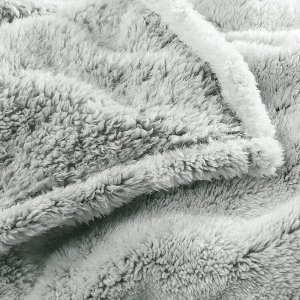 Aqua-Textil Manta de peluche mullida 150 x 200 cm Gris blanco Melange Felpa Manta para la televisión Colcha Sherpa Fleece Oeko-Tex Ottawa Camas y mantas Besuche den aqua-textil-Store