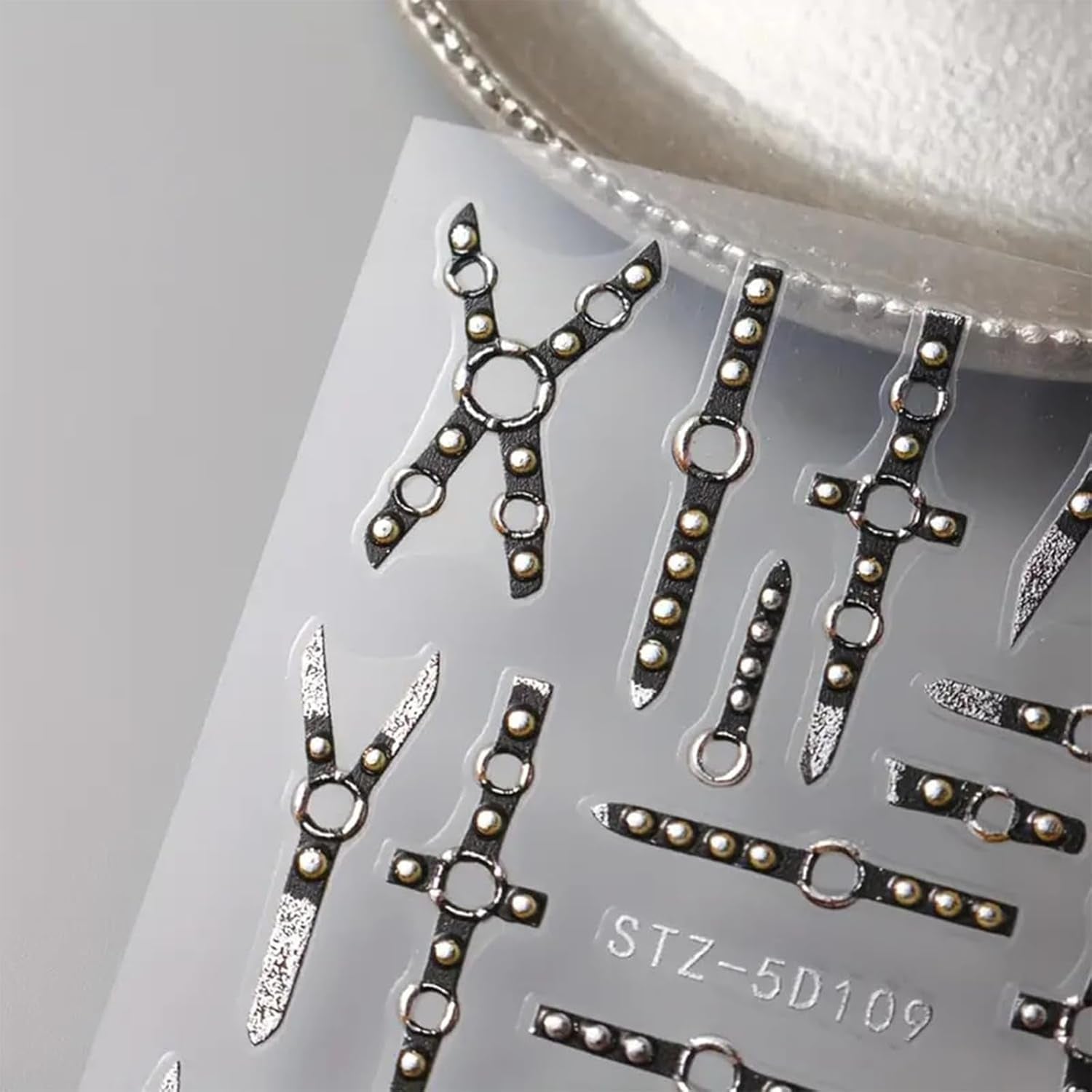 2PCS 5D Embossed Gothic Punk Nagelsticker, Nagel Sticker Selbstklebend Kreuz Und X-Form Halloween Nagelaufkleber, Nageldesign Zubehör Für Damen Nail Art