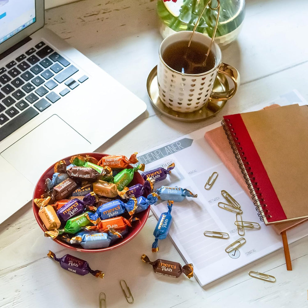 Merci Petits Crema de Café - 12 x 125 g - Pequeños bombones de chocolate blanco sobre chocolate fino con crema de café - Bombones de chocolate envueltos individualmente