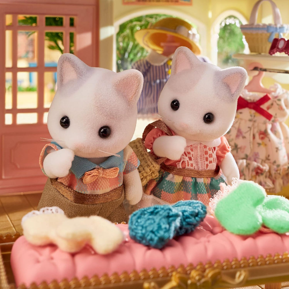 Sylvanian Families - 5738 Familia Pisicilor de Lăpte - Figurine pentru casă de păpuși