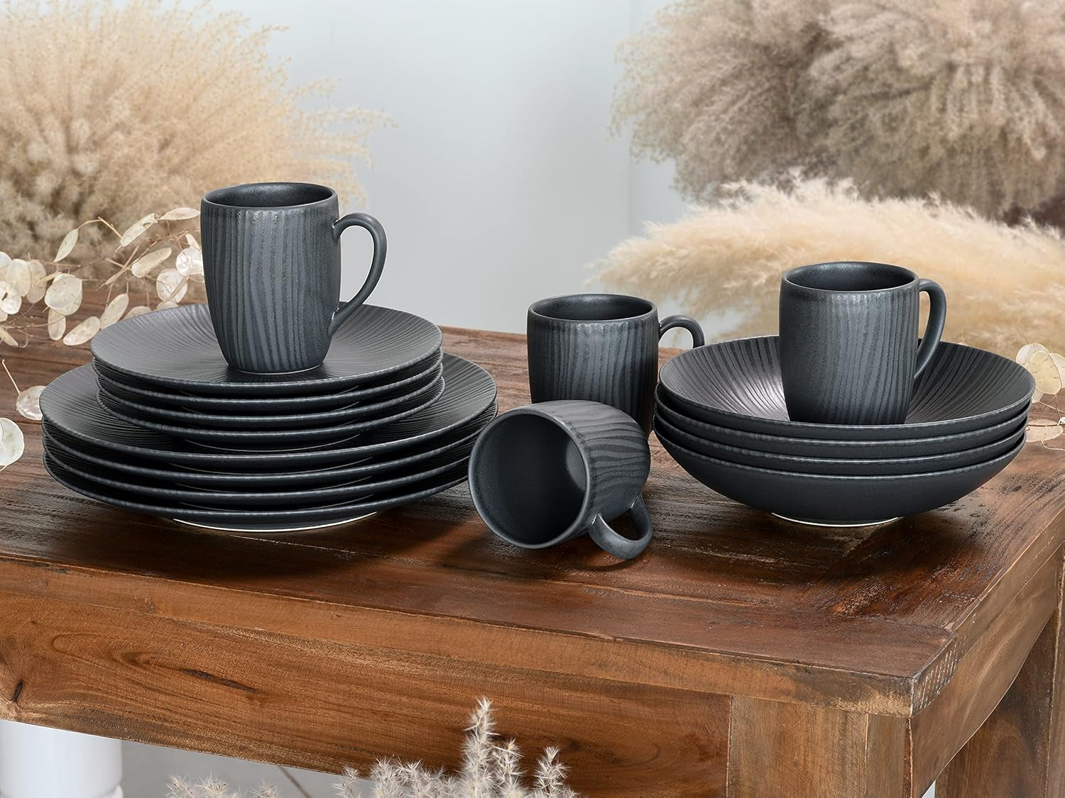 CreaTable, 20537, seria Vesuvio Black, set de veselă cu 16 piese, serviciu combinat din gresie, potrivit pentru mașina de spălat vase și cuptorul cu microunde, fabricat în Portugalia
