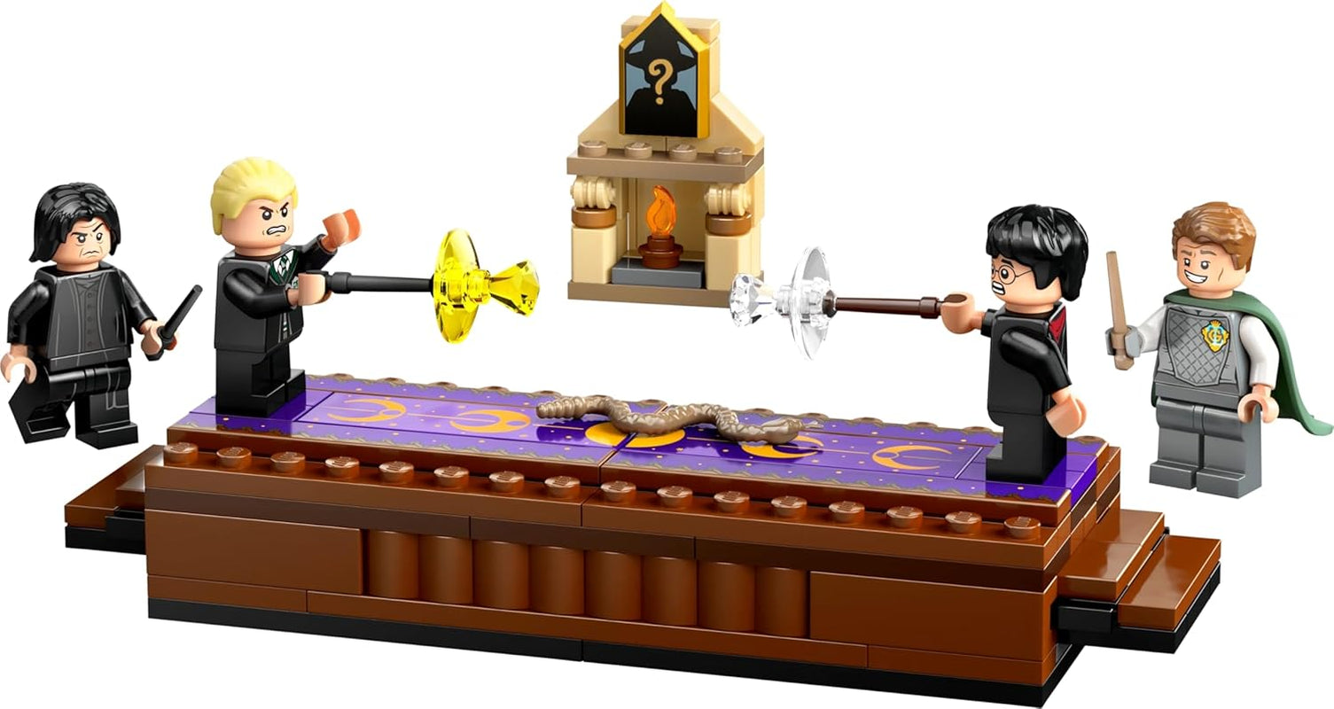 LEGO Harry Potter Castillo de Hogwarts: Juego de construcción del club de duelo con 4 minifiguras incl. Draco Malfoy, Gilderoy Lockhart y Severus Snape, set Con función Para niños y niñas a partir de 8 años 76441 Juegos de construcción Besuche den LEGO-Store