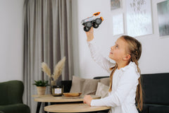 fischertechnik Truck 576105 – pädagogisches Konstruktionsspielzeug, LKW-Spielzeug-Bausatz für Kinder ab 7 Jahren, naranja