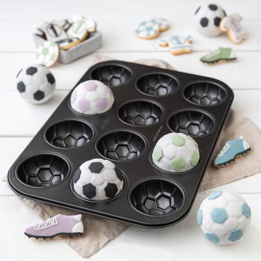 Zenker 12Er Muffinform – Muffinbackblech Für Muffins Und Cupcakes Aus Der Serie Soccer Baking– Hitzebeständiges 12Er Muffinblech Mit Antihaftbeschichtung, Schwarz Moldes y bandejas para hornear Naty Shop