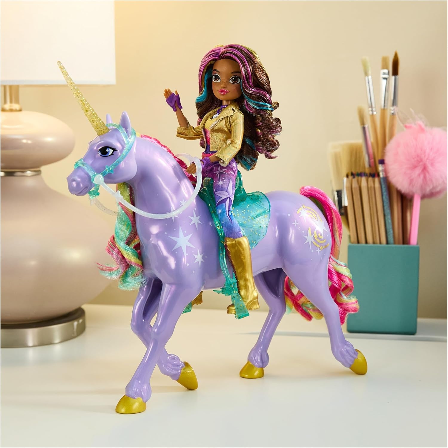 Unicornul Wildstar de la Unicorn Academy - 28 cm înălțime, unicorn original de Sophia din serialul Netflix, cu coamă și coadă reale, frâu și șa detașabile și perie, pentru copii cu vârsta de 4 ani și peste