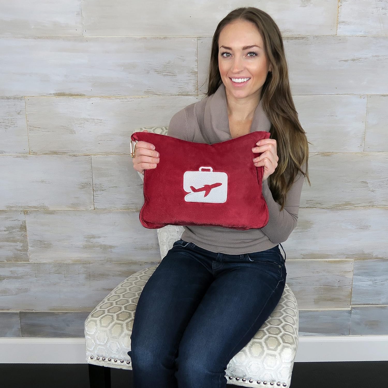 Eversnug Travel Blanket And Pillow - Soft 2 în 1 Airplane Blanket cu Soft Pocket Pillow Cover, Handbag Cover And Backpack Holder (Burgundy Red) Perne calatorie Naty Shop