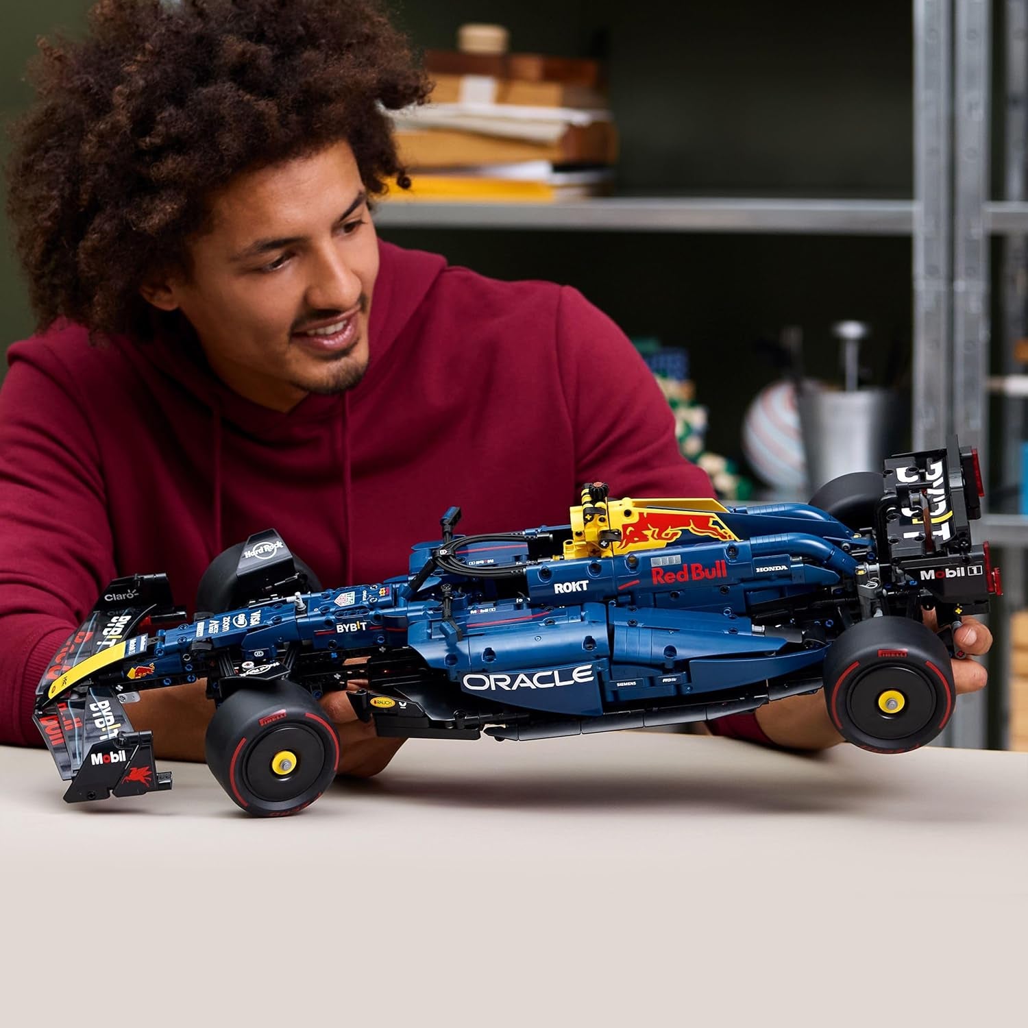 LEGO Technic Oracle Red Bull Racing RB20 F1 Rennauto Modell - Formel 1 Bauset zum Sammeln - V6-Motor, Getriebe, Lenkung & DRS im Maßstab 1:8 - Giftidee für Erwachsene & Teenager 42206