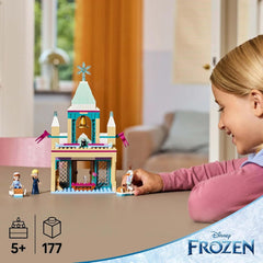 LEGO Ç€ Castillo Arendelle de Frozen de Disney, juguete de princesa con minimuñecas ELSA, Anna y Olaf y una figura de pingüino, juego de fantasía, regalo para niñas de 5 años 43265 Juegos de construcción Besuche den LEGO-Store