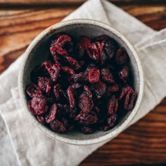 Seeberger Cranberries, arándanos canadienses partidos por la mitad, afrutados y dulces, 13 x 125 gramos Naty Shop Productos Deshidratados