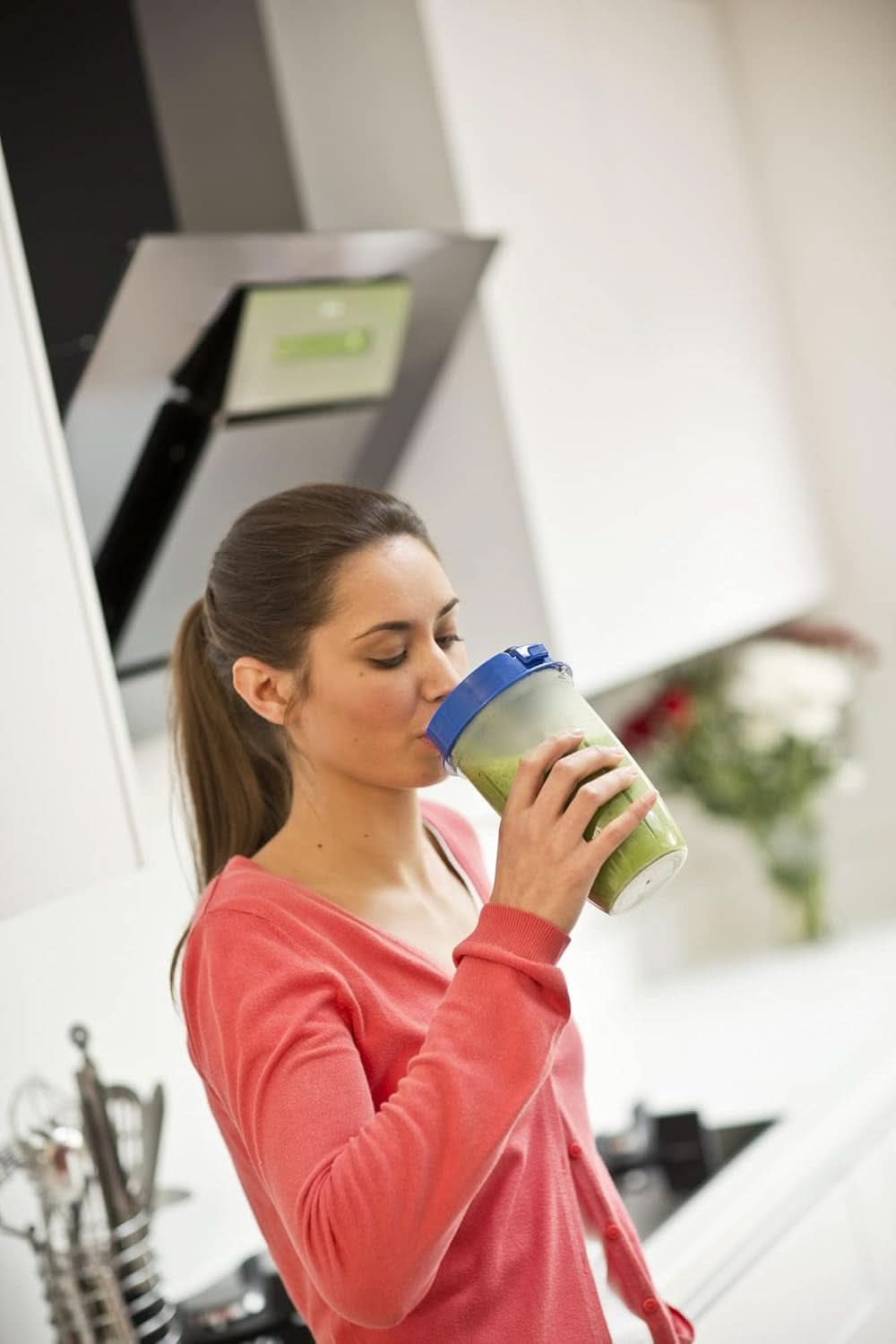 Batidora Russell Hobbs [Multifunción - Batidora de pie] Nutriboost (Inkl. 5 Bpa-Freie Und Spülmaschinengeeignete Behälter + Deckel, 22.000 U/Min, 0,9 Ps-Motor) Elektrischer, Smoothie-Maker 23180-56 Kitchen Naty Shop