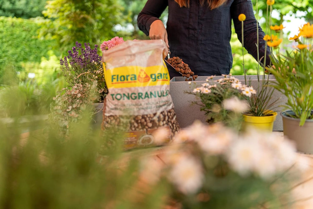 Floragard granulado de arcilla expandida 50 L - material de drenaje natural y sustrato hidropónico para macetas, tinas, plantas de interior y jardineras - previene la acumulación de agua, asegura una buena aireación