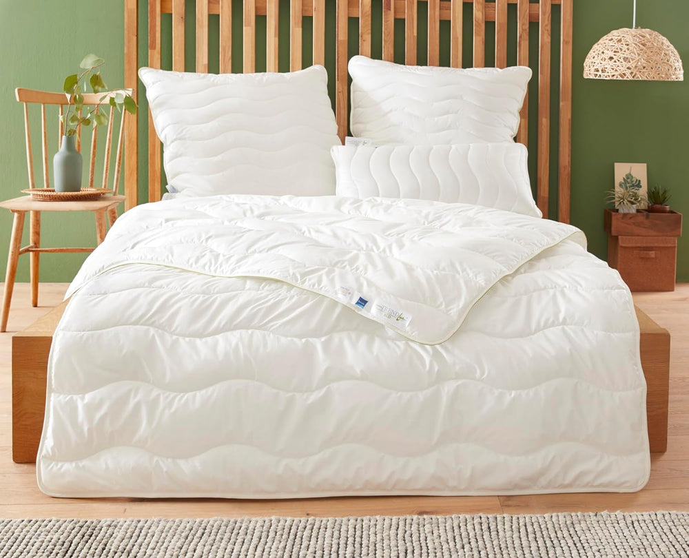 Badenia Trendline Edredón ecológico Aerelle Blue Duo 135 x 200 cm, blanco, certificado Öko-Tex, producido de acuerdo con el estándar de calidad alemán Edredones y edredones Naty Shop 155 x 220 Manta ligera de verano