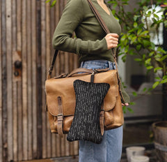 Moses. libri_x Mini Reading Pillow Classics – Pernă de gât pentru călătorii cu carabină practică, pernă compactă pentru mașini, avion și vizite la plajă, pernă de călătorie cu design ergonomic