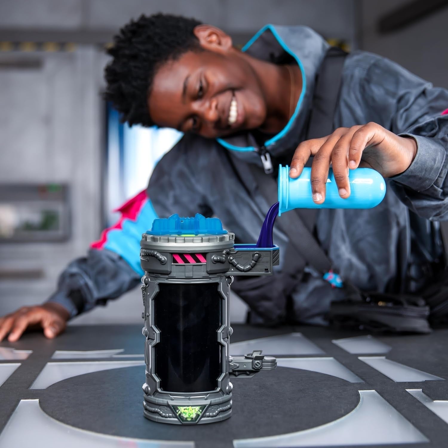 Empresas de mudanzas; Mueve la bestia definitiva. Experimenta y crea la figura de acción Stealth Panther de Mrbeast. 3 para coleccionar, Pantera icónica, Pantera sigilosa, Figuras de acción Pantera metálica Naty Shop