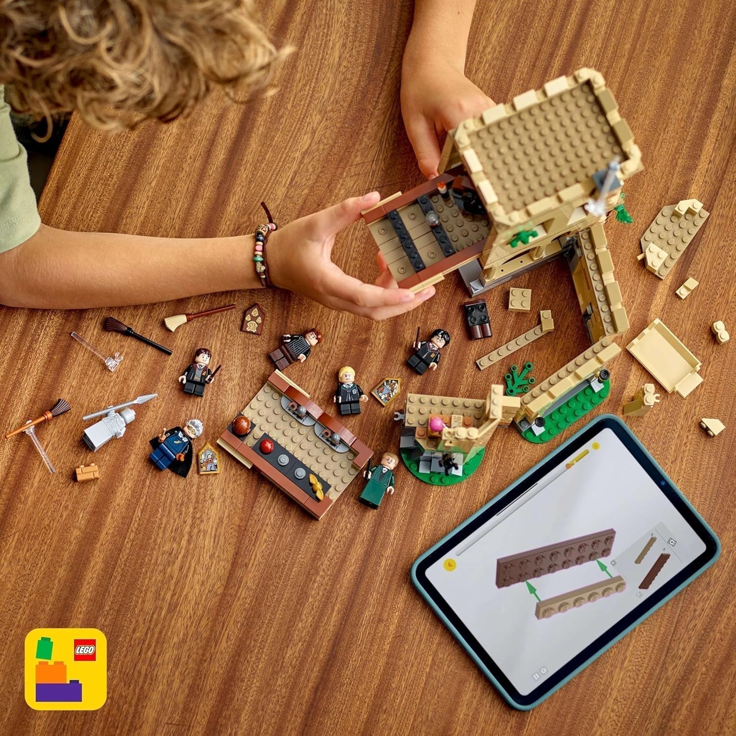 Castillo de Hogwarts LEGO Harry Potter: Lecciones de vuelo Juego de aventuras con 6 minifiguras coleccionables, incluidos Draco Malfoy y la profesora McGonagall Juego de rol para niños y niñas de 9 años 76447 Juegos de construcción Besuche den LEGO-Store